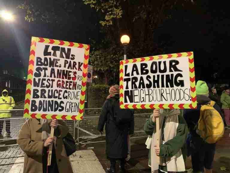 Haringey halkı İşçi Partili belediyeye seslendi:  Asıl derdiniz nedir? Dürüstçe halka açıklayın!