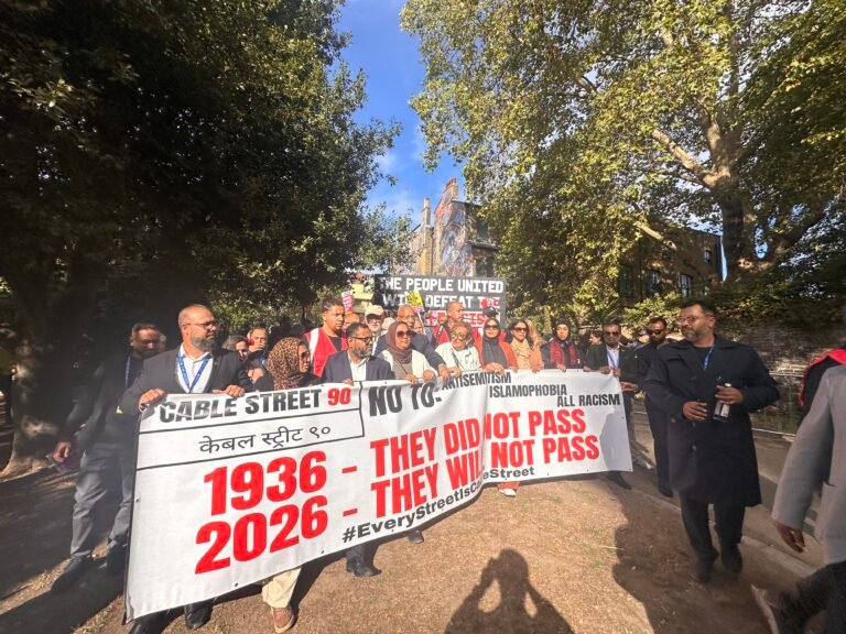 CABLE STREET’İN 90. YILINDA LONDRA’DA YÜRÜYÜŞ: EYLEMDE BİR KİŞİ GÖZALTINA ALINDI